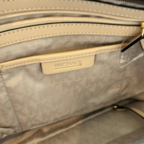 Michael Kors -Michael Kors Large Jet Set Travel Tote Large - Picture 9 of 9